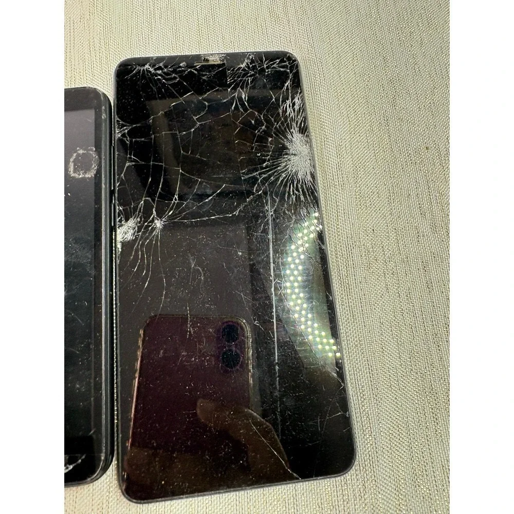Bundle of parts, cell phones
